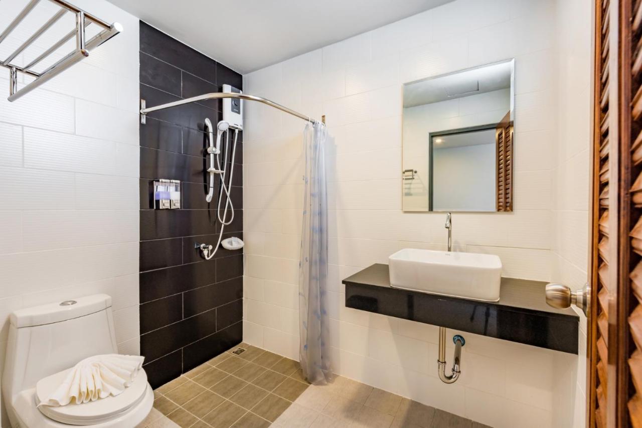 Phuket Marine Poshtel - Sha Plus Чалонг Екстериор снимка