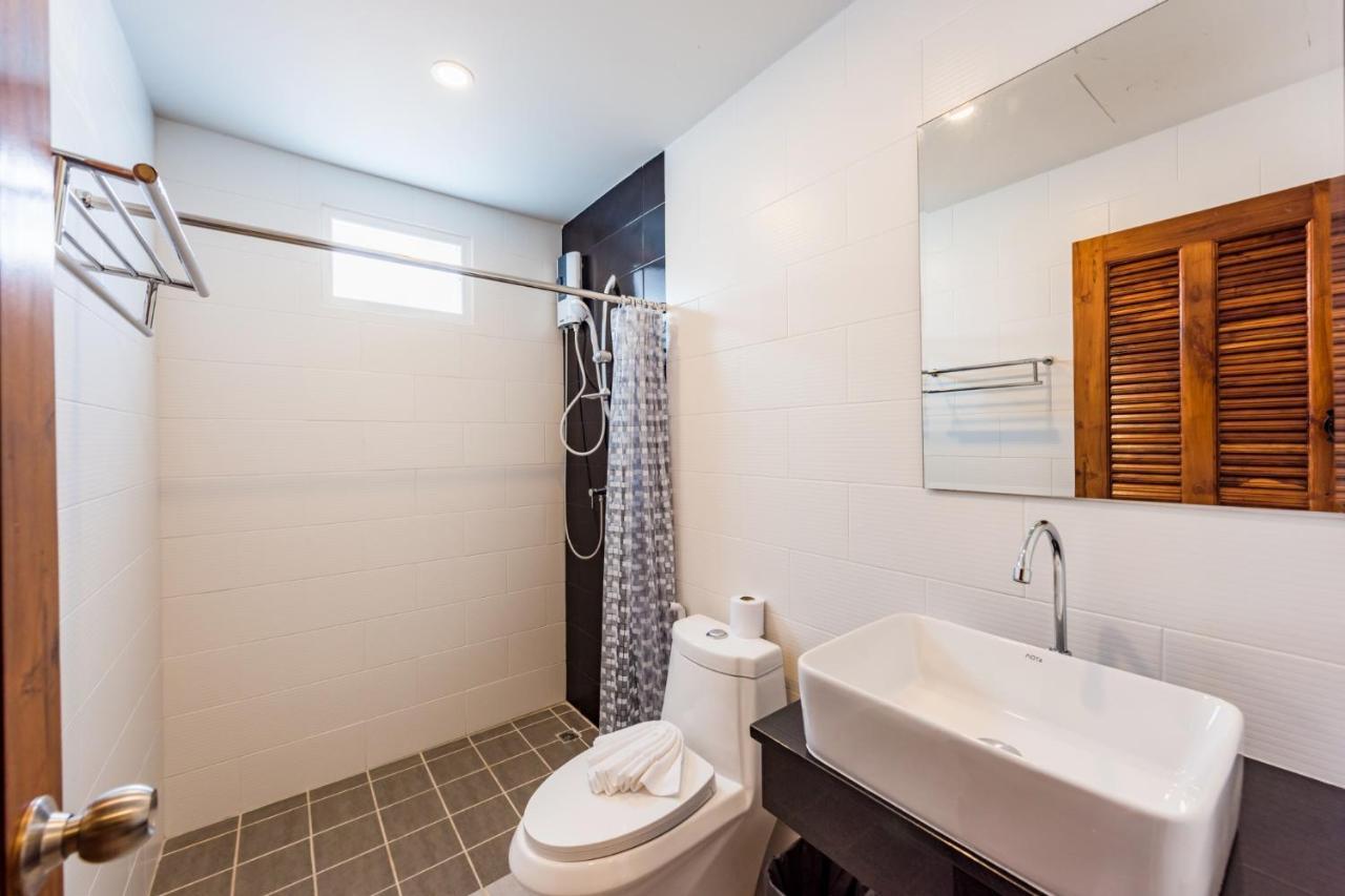 Phuket Marine Poshtel - Sha Plus Чалонг Екстериор снимка