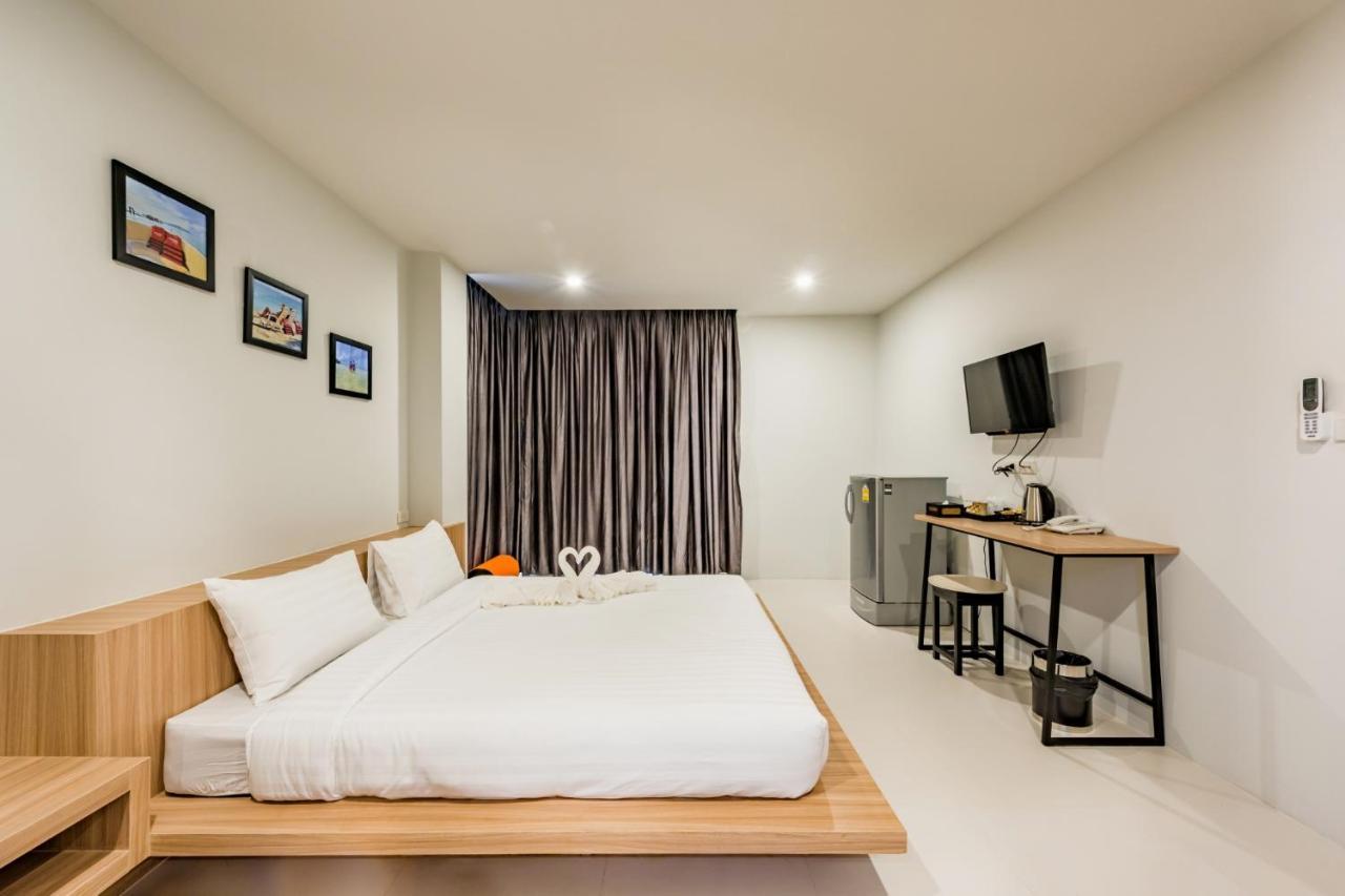 Phuket Marine Poshtel - Sha Plus Чалонг Екстериор снимка